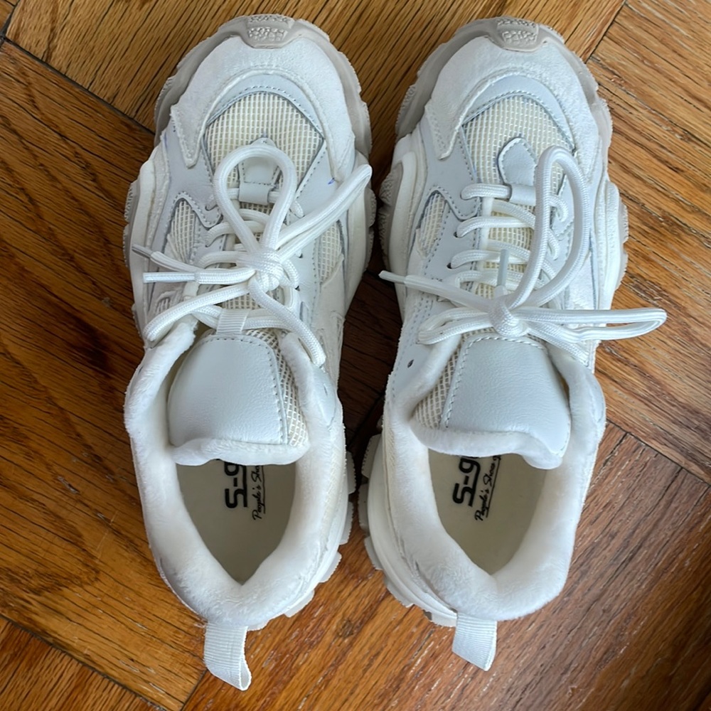 Sneakers - Picture 2 of 12